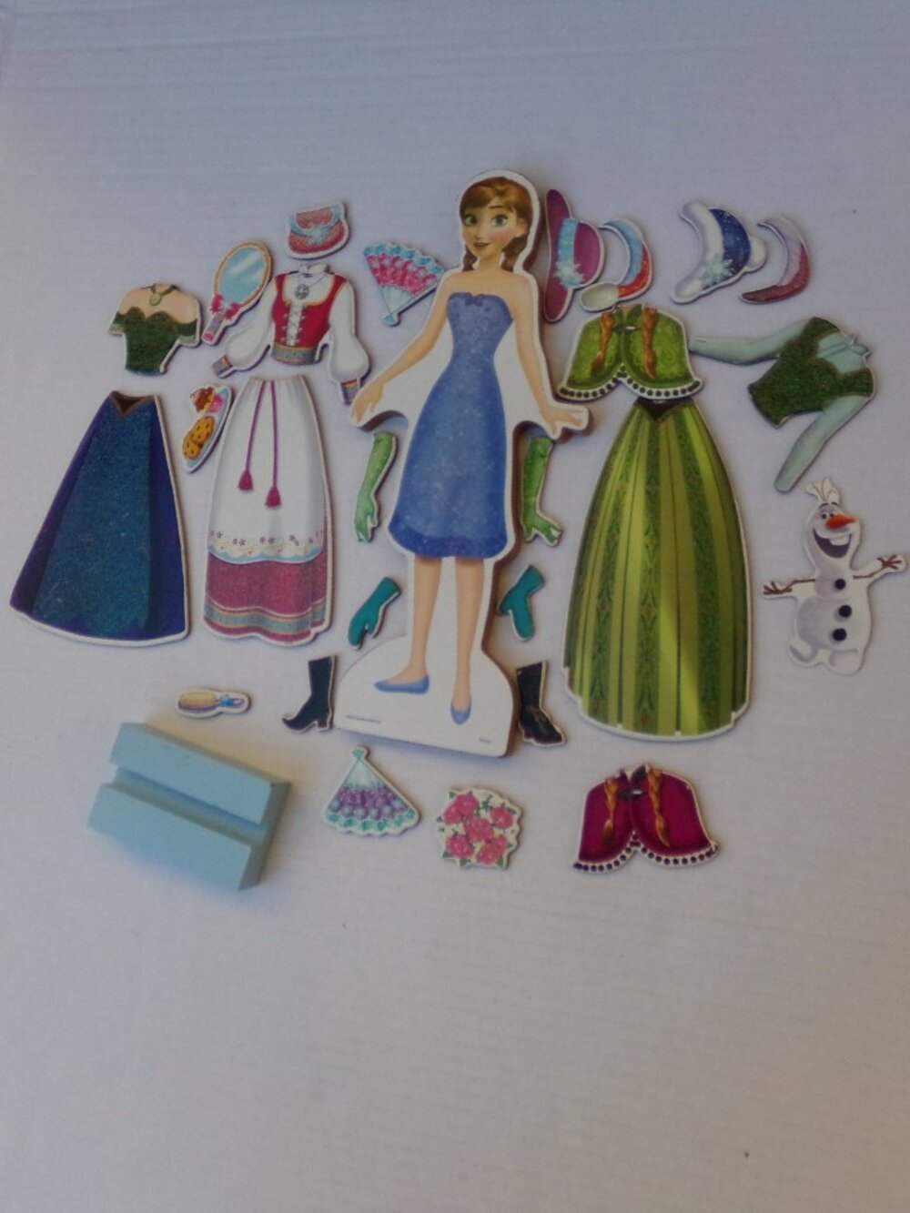 Disney Frozen Elsa Cut Out Magnetic Dress Up Play Toy Olaf Thin Pressed Particle